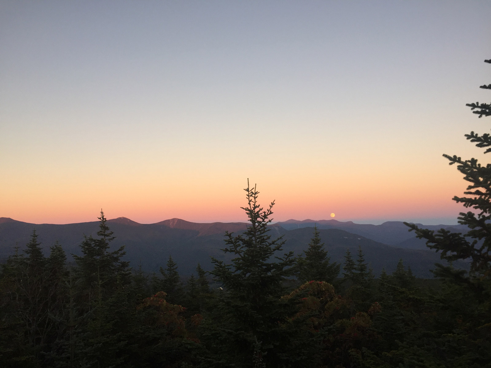 A supermoon over Franconia Ridge, White Mountains, New Hampshire - HikerFeed